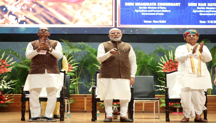 पीएम मोदी ने किसानों के लिए 35,000 करोड़ से अधिक की योजनाओं का किया शुभारंभ, कृषि में आत्मनिर्भरता पर जोर