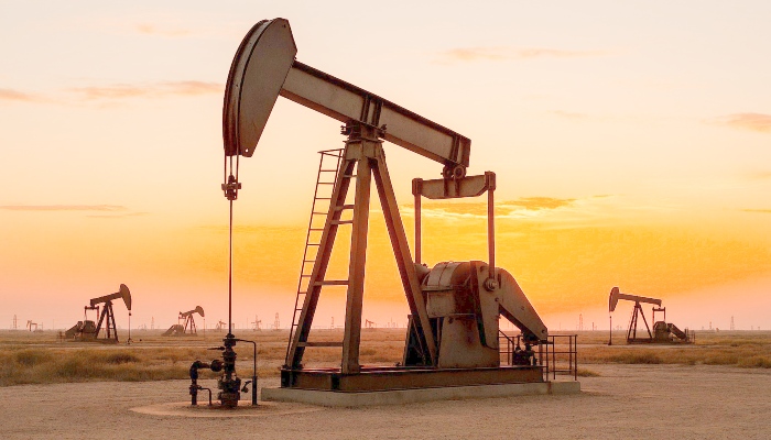 Hormuz Crisis से तेल बाजार में उथल-पुथल, 100 डॉलर प्रति बैरल के करीब पहुंचा Crude Oil