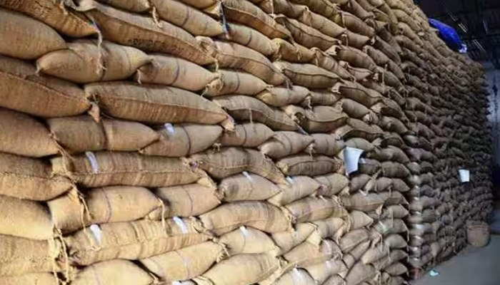 झांसी में 11 दिन बाद गेहूं की बोरियों से मासूम का शव मिलने से मचा हड़कंप