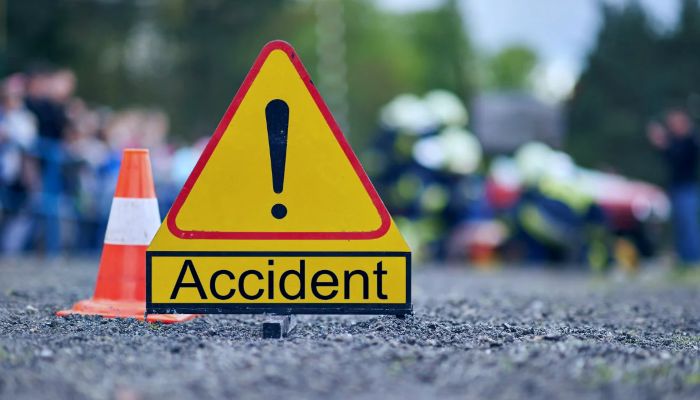 Karnataka Road Accident: कर्नाटक में भीषण सड़क हादसा, 6 लोगों की मौके पर ही मौत