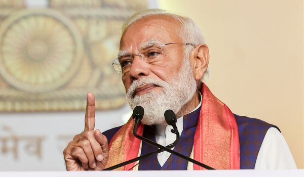 पीएम मोदी की अपील पर क्या है विशेषज्ञों की राय, आर्थिक दबाव से कितना उबर सकता है भारत ?