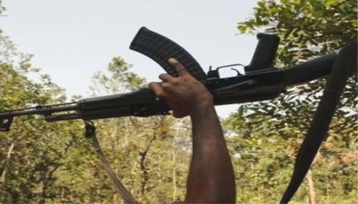 Naxalites Surrendered: छत्तीसगढ़ के दंतेवाड़ा में 15 माओवादियों ने किया आत्मसमर्पण