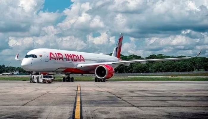 Air India flights cut due to Iran war : ईरान युद्ध के कारण एअर इंडिया ने घरेलू उड़ानों में की 22 फीसदी की भारी कटौती, यात्रियों की बढ़ेगी परेशानी