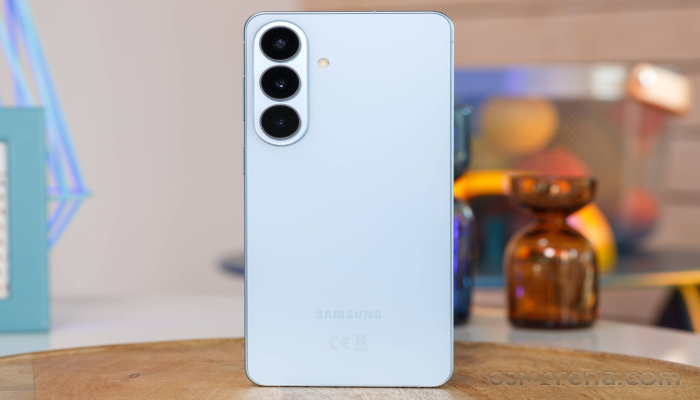 Samsung Galaxy S27 Camera Redesign: क्या इस बार मिलेगा मैग्नेटिक चार्जिंग सपोर्ट?