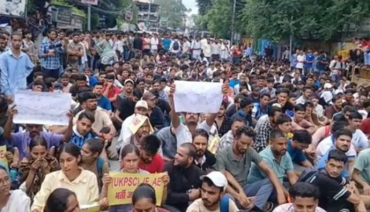 युवाओं का शांतिपूर्ण विरोध और संवैधानिक अधिकार
