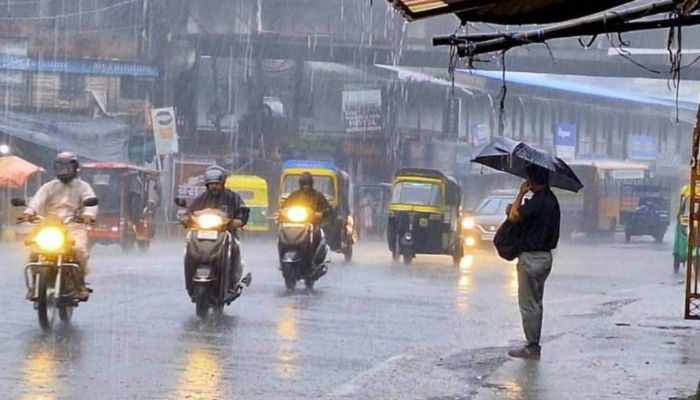 UP Heavy Rain Alert: उत्तर प्रदेश के इन जिलों में भारी बारिश का अलर्ट, मौसम विभाग ने जारी की चेतावनी