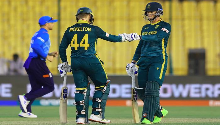 South Africa vs England 2nd ODI: साउथ अफ्रीकी ने इंग्लैंड के सामने रखा 331 रनों का लक्ष्य, मैथ्यू ब्रीट्जके ने खेली रिकॉर्ड तोड़ पारी