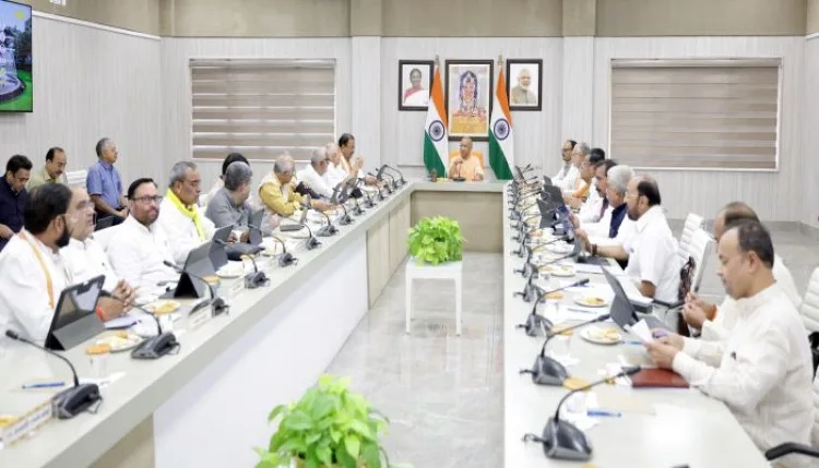 यूपी कैबिनेट के बड़े फैसले: प्रयागराज-सोनभद्र ग्रीनफील्ड एक्सप्रेसवे को मंजूरी, रानी लक्ष्मीबाई स्कूटी योजना होगी लागू