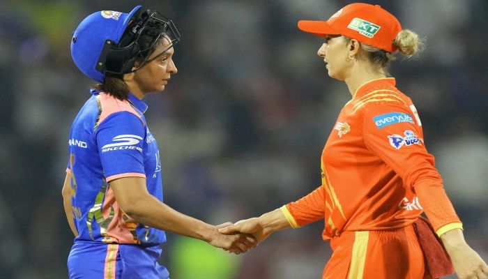 MI vs GG WPL 2026: मुंबई इंडियंस ने गुजरात जायंट्स को 7 विकेट से दी शिकस्त, हरमनप्रीत ने खेली कप्तानी पारी