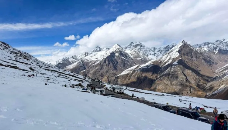 हिमाचल प्रदेश में 2 नवंबर तक जारी रहेगा बारिश और बर्फबारी का दौर