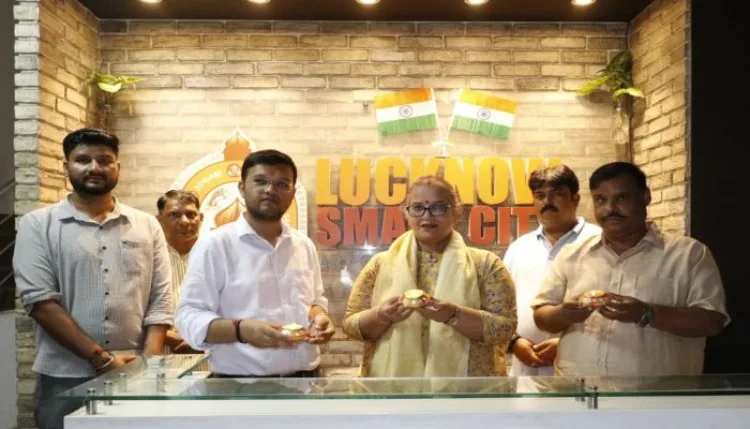 लखनऊः पीएम के जन्मदिन पर जले ‘आशीर्वाद के दीये’ सभी वार्डों में मनाया जश्न