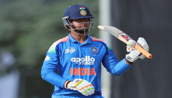 Vaibhav Suryavanshi: रांची में वैभव सूर्यवंशी की आंधी...चौकों छक्कों कर दी बारिश, इतनी गेंदों में शतक जड़ रचा इतिहास