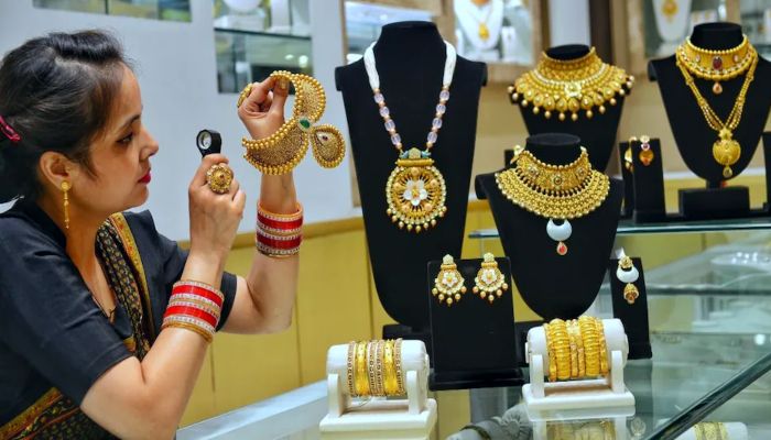 Gold Silver Price: आसमान में पहुंचे सोने के दाम, चांदी भी 2.89 लाख के पार,  जानें आज का ताजा भाव
