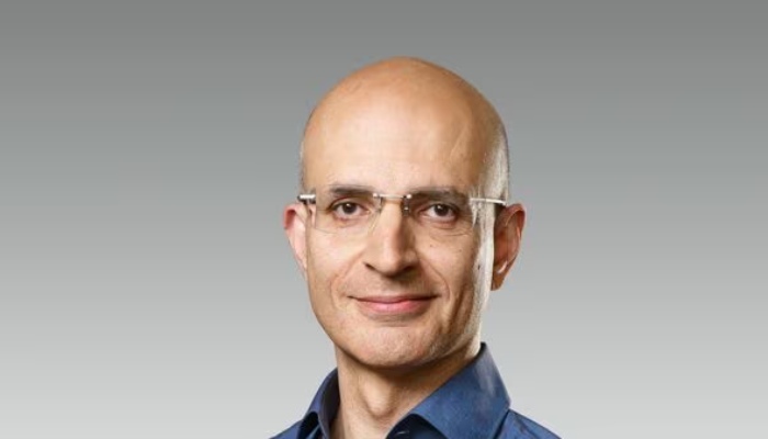 जानें कौन है सबीह खान, जिन्हे Apple ने बनाया है COO, यूपी से है खास नाता