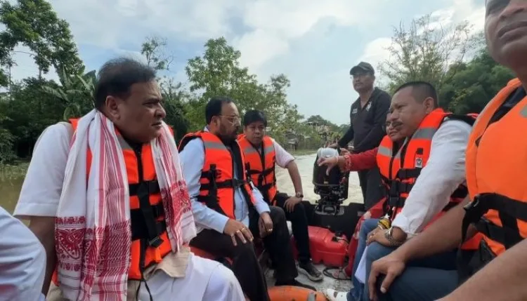 Assam Floods: सीएम हिमंत ने बाढ़ प्रभावित इलाकों का किया दौरा