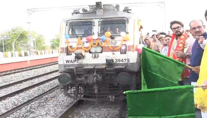 हिमाचल को नई ट्रेन की सौगात! अब ऊना से कोलकाता तक चलेगी सीधी ट्रेन, जानें टाइम और रूट
