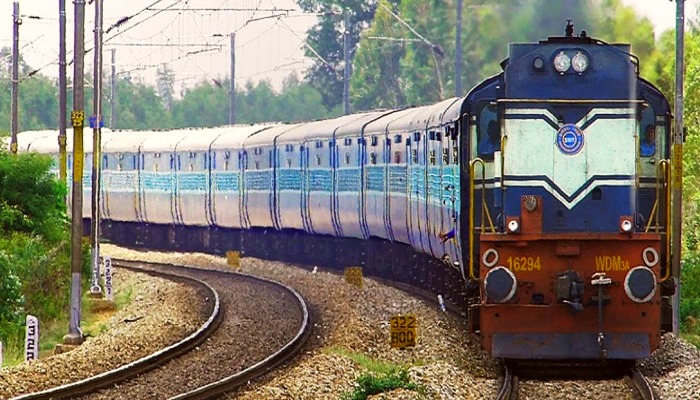 पश्चिम बंगाल को रेलवे की बड़ी सौगात, 3 नई परियोजनाओं को मंजूरी, संतरागाछी से खातीपुरा के बीच दौड़ेगी नई ट्रेन