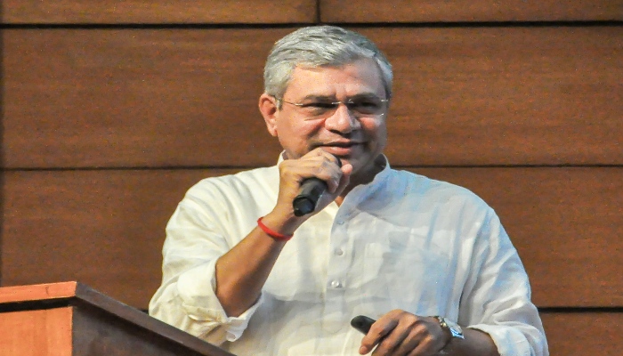 गुजरात में तीन सेमीकंडक्टर प्लांट्स में शुरू हुआ पायलट प्रोडक्शन, जल्द बढ़ेगा बड़े पैमाने पर उत्पादन : अश्विनी वैष्णव