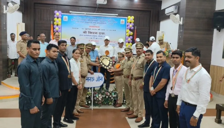 यूपी पुलिस की 69वीं राज्य स्तरीय वैज्ञानिक अनुसंधान प्रतियोगिता संपन्न, मेरठ और लखनऊ जोन का रहा जलवा; विजेताओं को मिले मेडल