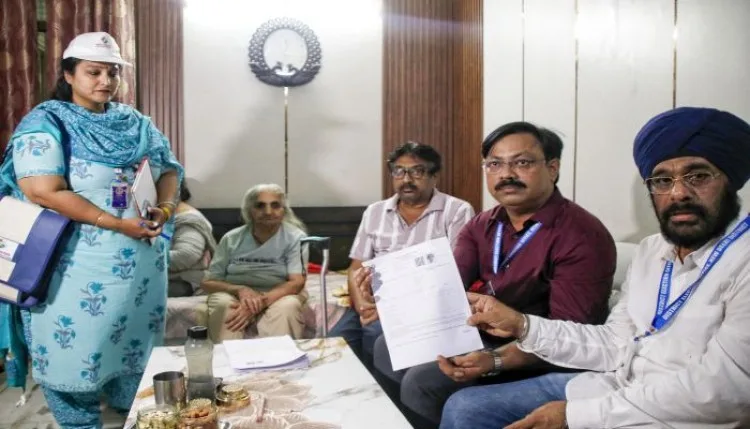 दिल्ली में 18 और 25 अक्टूबर को लगेंगे विशेष वोटर कैंप, हेल्पलाइन नंबर जारी