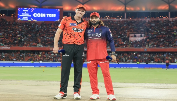 SRH vs RCB Live Match : प्लेऑफ की महाजंग में  आरसीबी के खिलाफ टॉस जीतकर सनराइजर्स हैदराबाद ने लिया बल्लेबाजी का फैसला