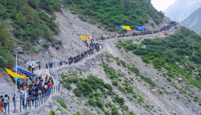 Amarnath Yatra 2025: अमरनाथ यात्रा में 25 दिन में बना रिकॉर्ड, 3.83 लाख श्रद्धालुओं ने किया पवित्र गुफा का दर्शन