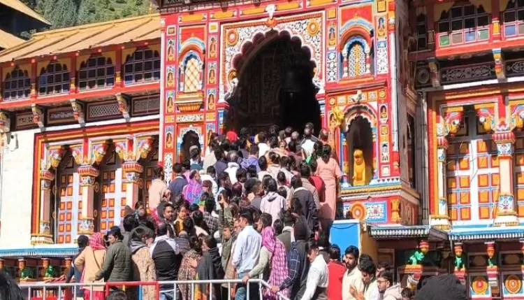 बद्रीनाथ धाम में नया रिकॉर्ड, 18.67 लाख से ज्यादा श्रद्धालु पहुंचे