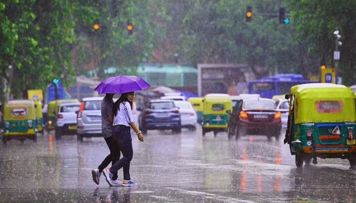 UP Weather: लखनऊ समेत यूपी के कई जिलों में अगले दो दिन भारी बारिश की चेतावनी