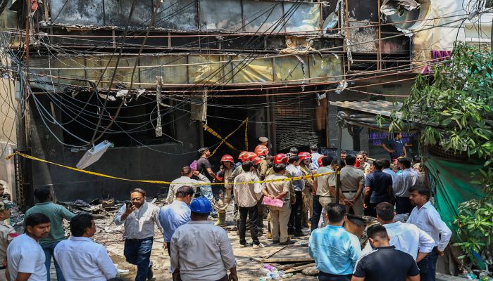 Delhi Malviya Nagar Fire: नौ विदेशी नागरिकों की हुई पहचान, जिम्मेदारों पर कार्रवाई तेज