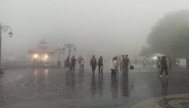 हिमाचल में बारिश से कई नदियां उफान पर, प्रदेश में 150 सड़कें बंद