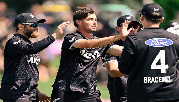 NZ vs ENG 1st ODI : हैरी ब्रूक की मेहनत गई बेकार, न्यूजीलैंड ने 4 विकेट से जीता पहला वनडे