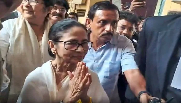 भवानीपुर सीट के नतीजे को ममता बनर्जी ने हाईकोर्ट में दी चुनौती, याचिका दायर