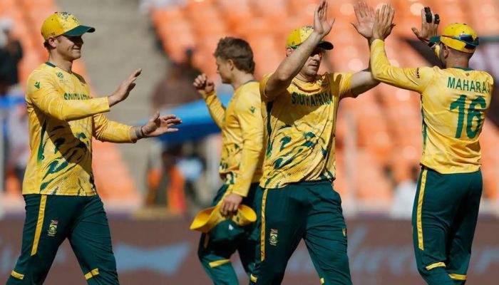 NZ vs SA: न्यूजीलैंड को अपने घर में मिली शर्मनाक हार, पहले T20 में दक्षिण अफ्रीका ने 7 विकेट से रौंदा