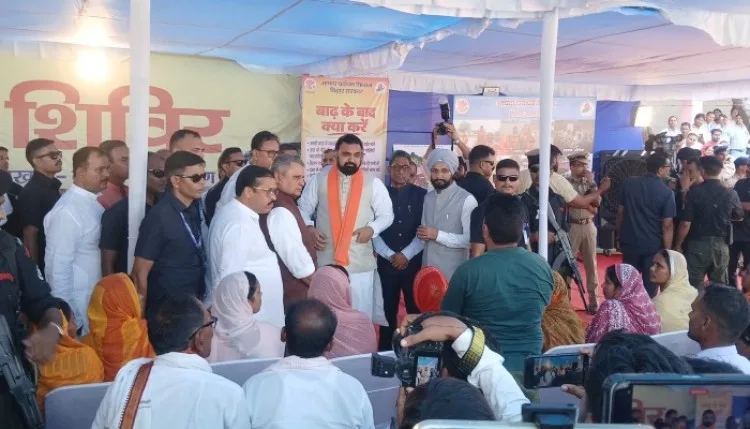 पश्चिमी चंपारण में बाढ़ राहत शिविर पहुंचे सीएम सम्राट, देखी व्यवस्था