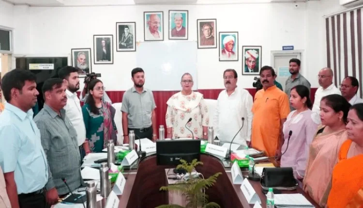 lucknow : नगर निगम कार्यकारिणी में पुनरीक्षित बजट को मंजूरी, सफाई और सड़क पर जोर