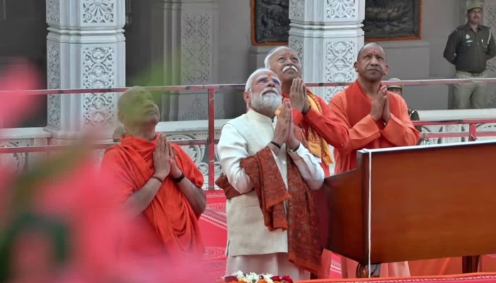Ram Mandir Flag Hoisting LIVE : राम मंदिर पर धर्म ध्वज लहराते ही, भावुक दिखे पीएम मोदी, नया युग शुरूआत