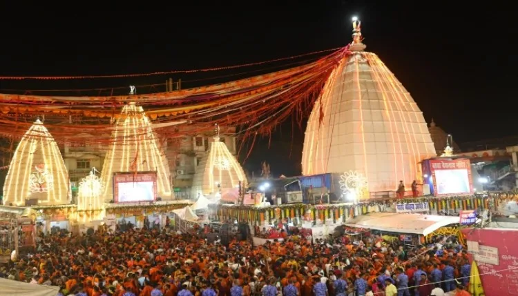 बाबा बैद्यनाथ के दर्शन को लगी भक्तों की कतार, महादेव के गूंजे जयकारे