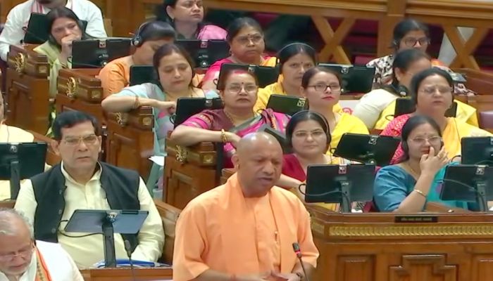 बार-बार रंग बदलते हैं, इनको देख गिरगिट भी शरमा जाए...विधानसभा में CM योगी ने सपा पर कसा तंज