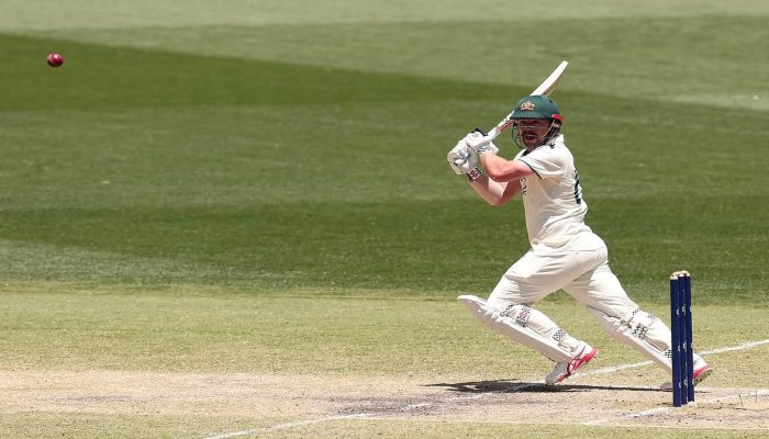 AUS vs ENG: इंग्लैंड की पहली पारी 384 रनों पर सिमटी, ट्रेविस हेड ने ऑस्ट्रेलिया को दिलाई तूफानी शुरुआत