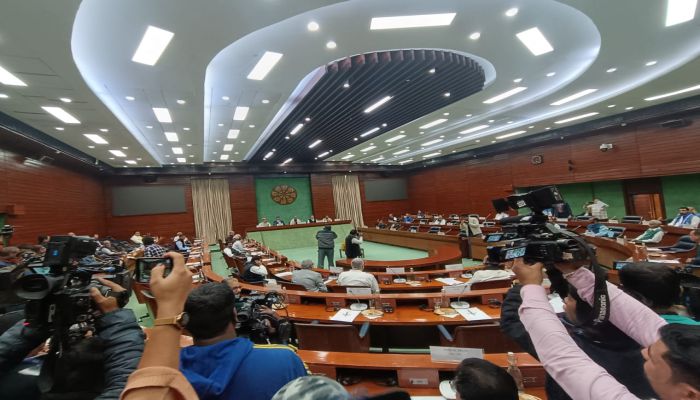 All-Party Meeting: सरकार ने विपक्ष से की सहयोग की अपील, मल्लिकार्जुन खड़गे बोले- पहले स्ट्रैटेजी...