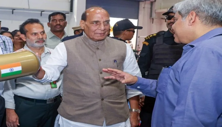 1975 आपातकाल: रक्षा मंत्री राजनाथ सिंह का तीखा हमला, कहा- सत्ता के अहंकार में कुचले गए थे लोकतांत्रिक मूल्य