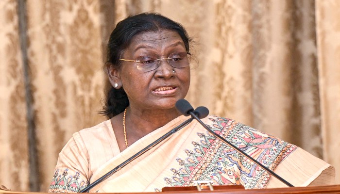 Pahalgam Attack Anniversary: राष्ट्रपति द्रौपदी मुर्मू ने शहीदों को दी श्रद्धांजलि, कहा- पूरा देश पीड़ित परिवारों के साथ