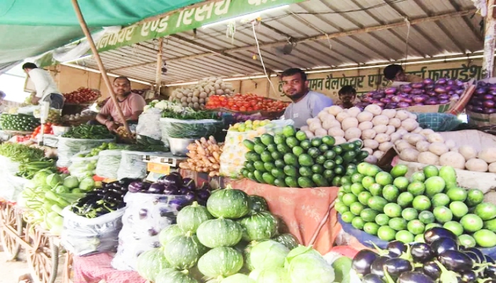 देश में महंगाई का बदलता ट्रेंड: जरूरी सामान सस्ता, Jewellery-Luxury Items महंगे