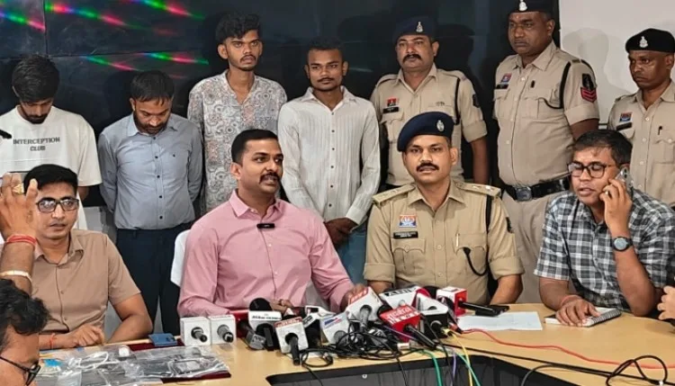 IGKV पेपर लीक: एंटोमोलाॅजी की परीक्षा रद्द, प्रोफेसर समेत 6 गिरफ्तार