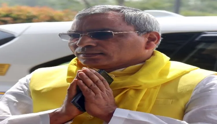 यूपी पंचायत सहायकों को 9000 रुपए माह, वापस होंगे केस, सहायक होंगे बहाल : राजभर
