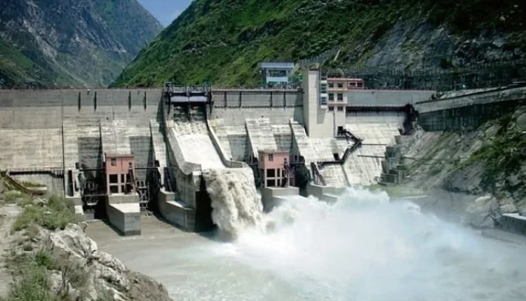 हिमाचल में जलवायु परिवर्तन का असरः तेजी से घट रहे ग्लेशियर, जलविद्युत परियोजनाओं पर संकट