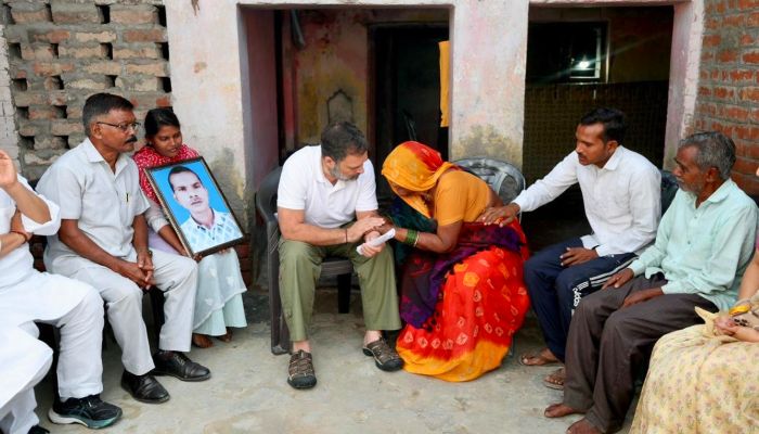 Rahul Gandhi Fatehpur: हरिओम वाल्मीकि के परिजनों से मिले राहुल गांधी, बोले- यूपी में हो रहा दलितों का उत्पीड़न