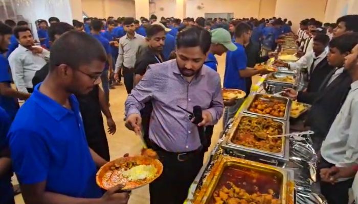 Khan Sir Reception Party: खान सर की तीसरी ग्रैंड रिसेप्शन पार्टी, 156 तरह के थे आइटम, खुद परोसा खाना