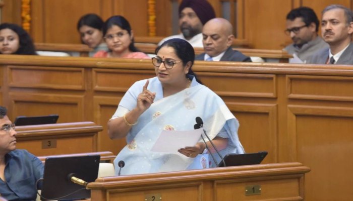 Delhi Budget 2026: मुफ्त बिजली...छात्रों को लैपटॉप, बेटियों को साइकिल, दिल्ली के बजट में सीएम रेखा ने किए बड़े ऐलान