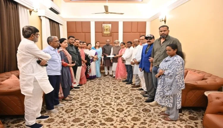West Bengal Politics: बागी विधायकों ने थामा NCPI का दामन, TMC पर कब्जा छोड़ने की पीछे दो बड़ी वजहें